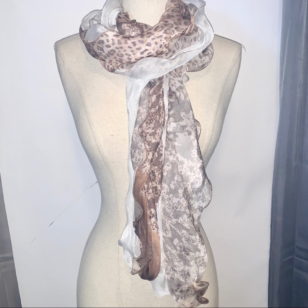 Leopard Scarf - Picture 4 of 4